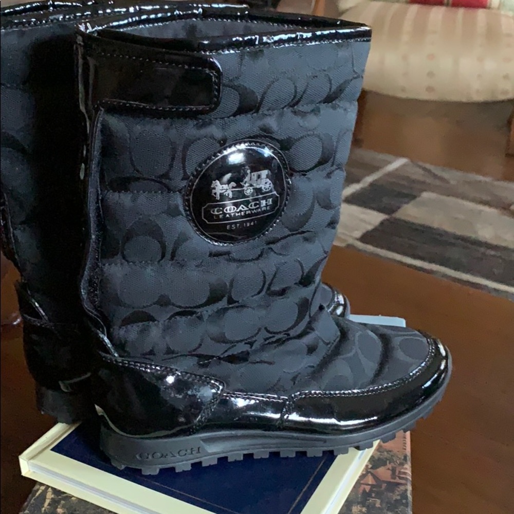 Coach signature boots New without box/tags - Picture 2 of 8